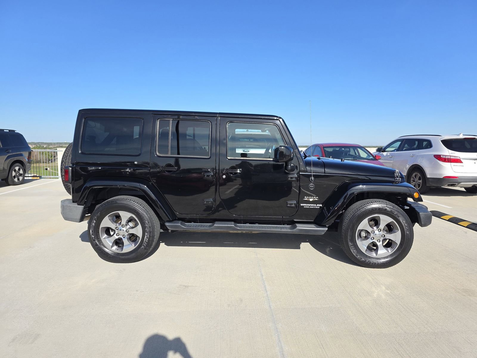 Used 2017 Jeep Wrangler Unlimited Sahara w/ Max Tow Package image 5