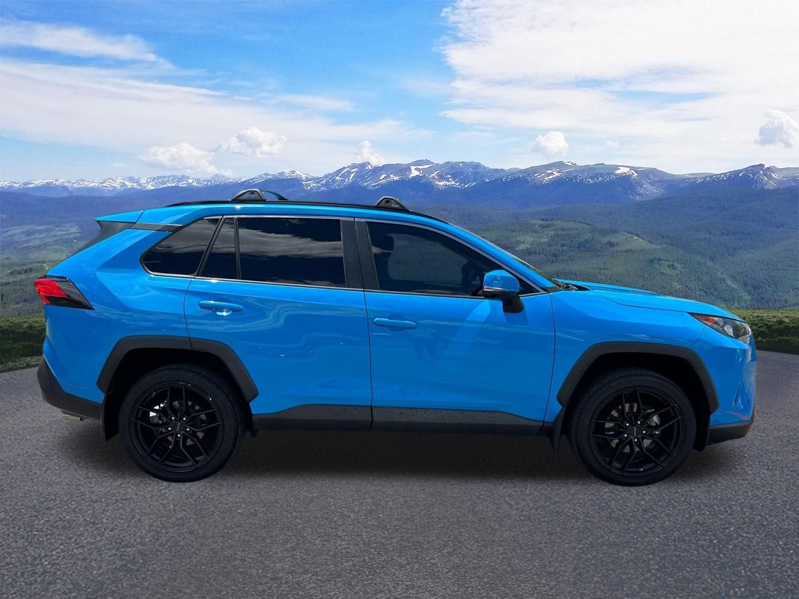 Used 2020 Toyota RAV4 LE w/ Carpet Mat Package AWD/4WD image 7