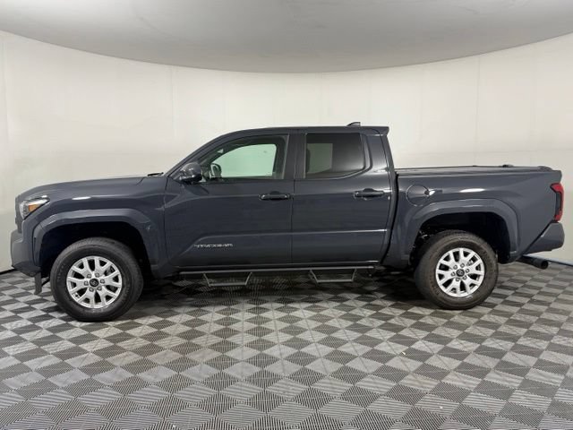 Used 2024 Toyota Tacoma SR5 AWD/4WD image 3