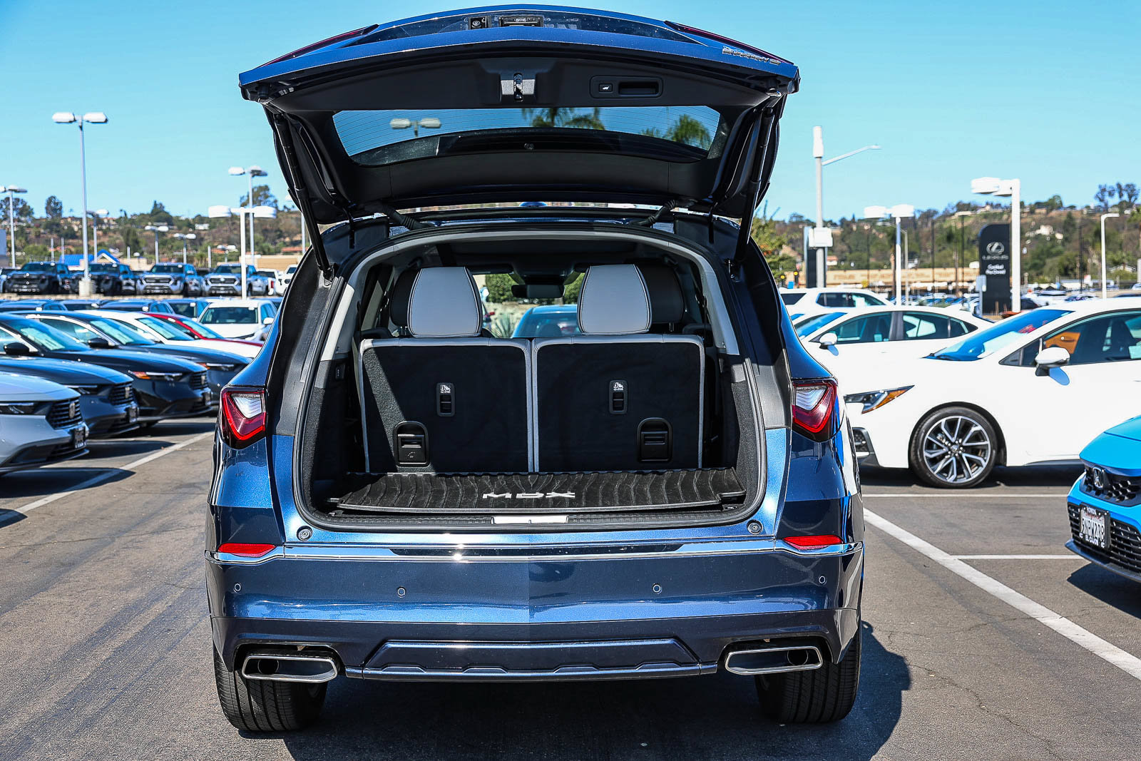 Used 2026 Acura MDX w/ Advance Package AWD/4WD image 30