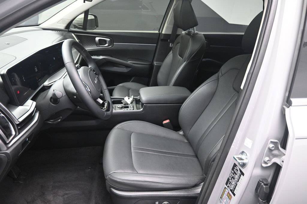 Used 2025 Kia Sorento S w/ Panoramic Sunroof Package FWD image 18