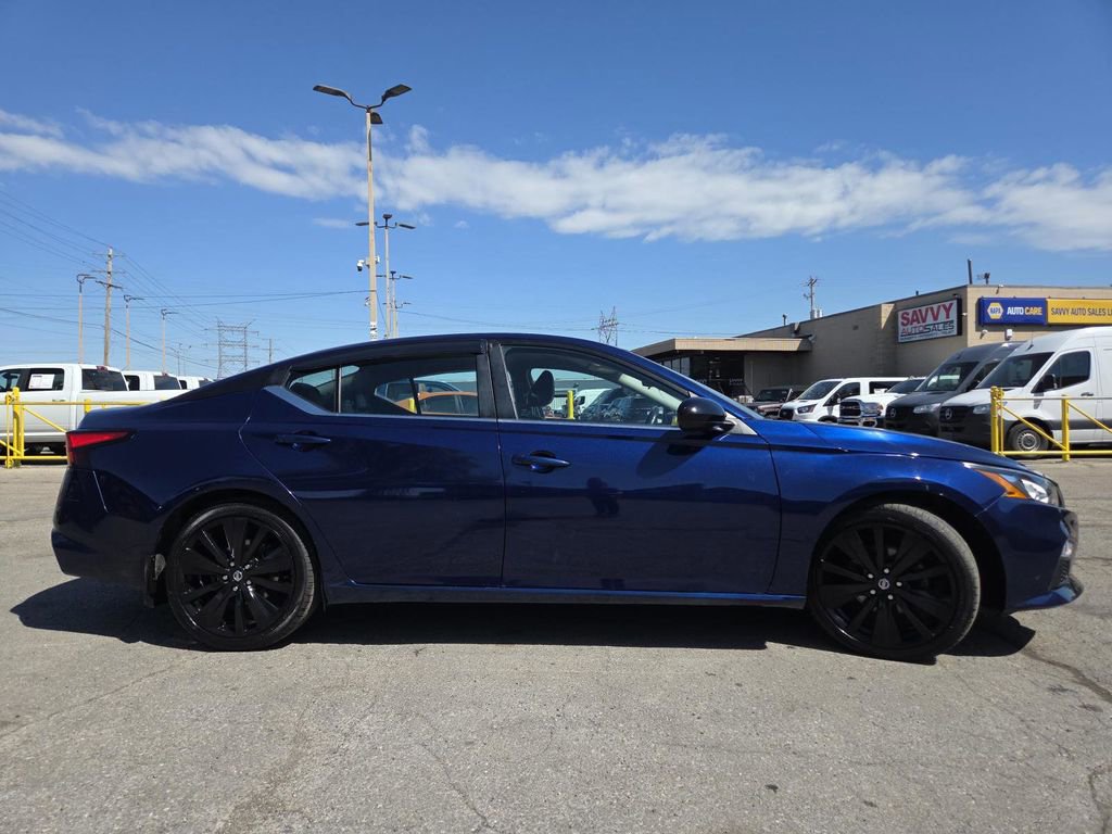 Used 2022 Nissan Altima 2.5 SR FWD image 10