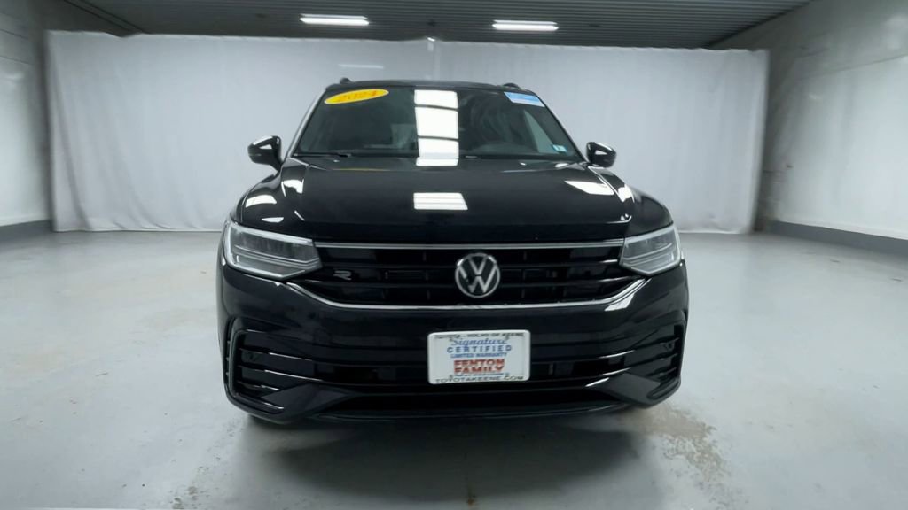 Used 2024 Volkswagen Tiguan SE R-Line image 18