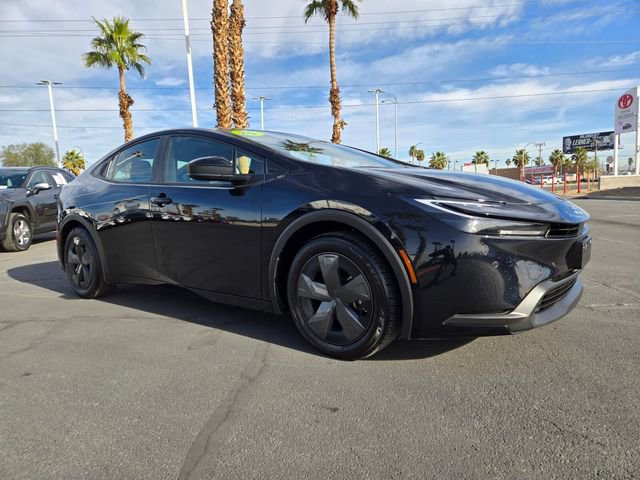 Used 2025 Toyota Prius LE image 2