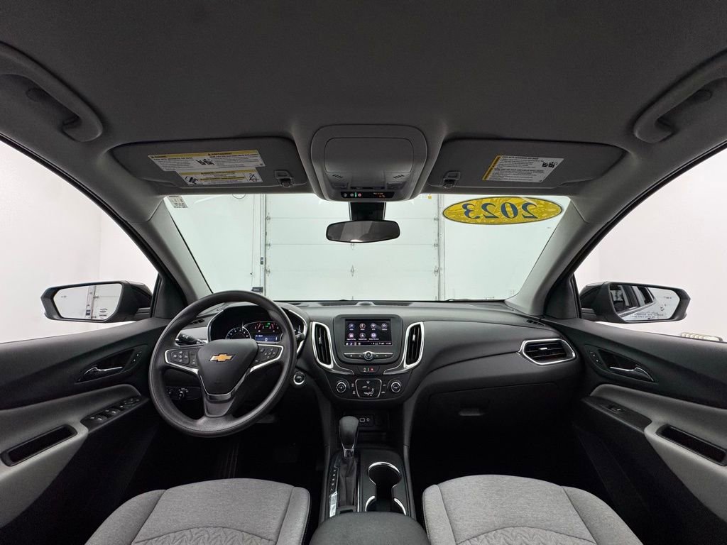 Used 2023 Chevrolet Equinox LS w/ LS Convenience Package image 3