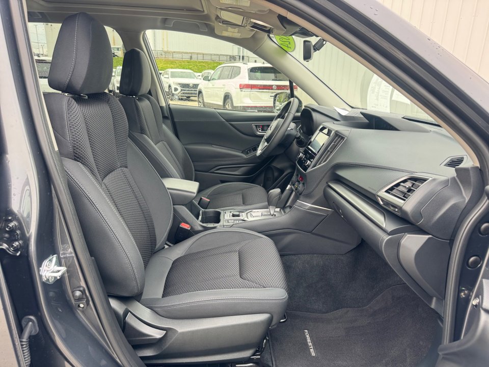 Used 2024 Subaru Forester Premium image 32