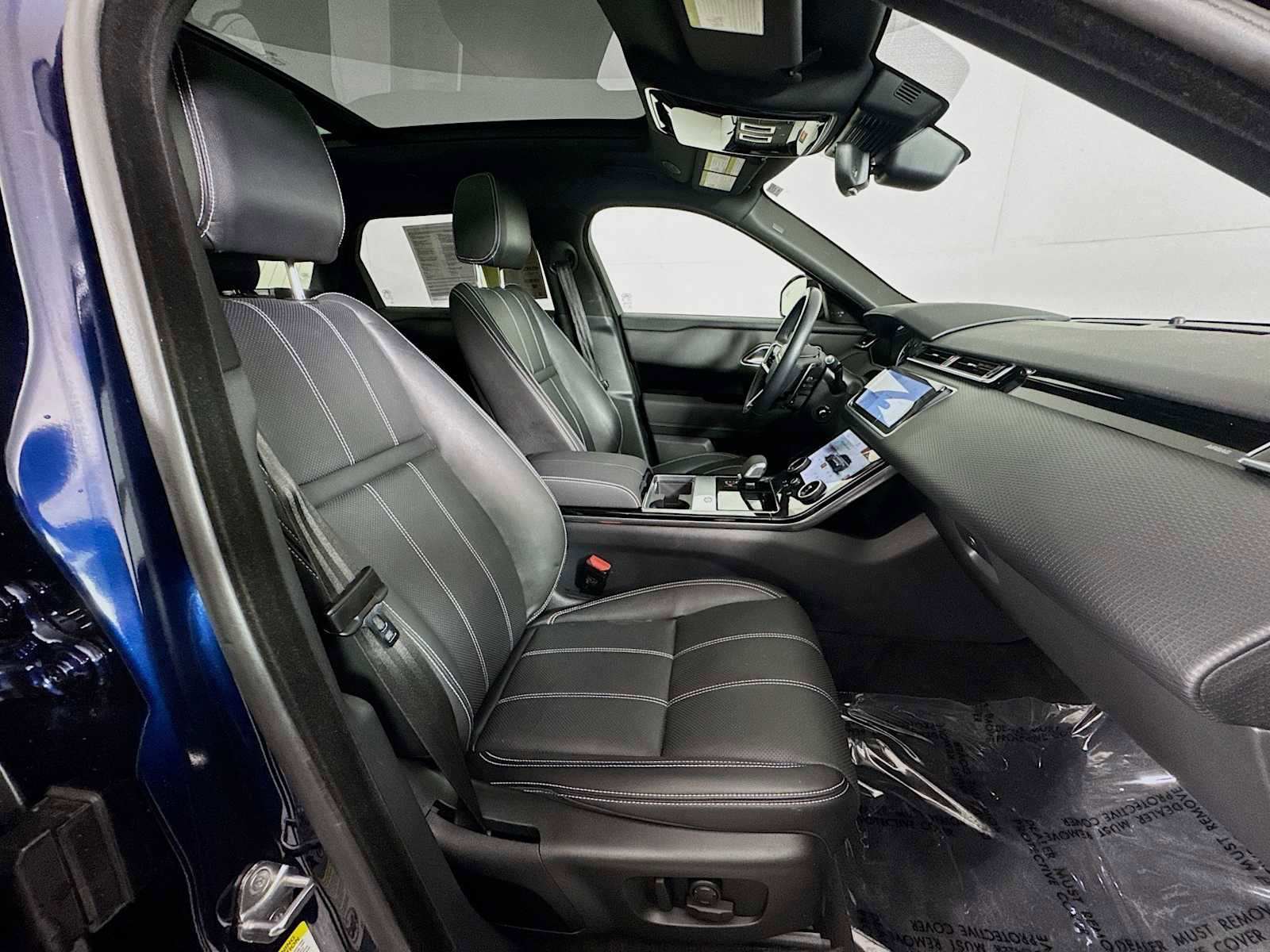 Used 2023 Land Rover Range Rover Velar R-Dynamic S image 28