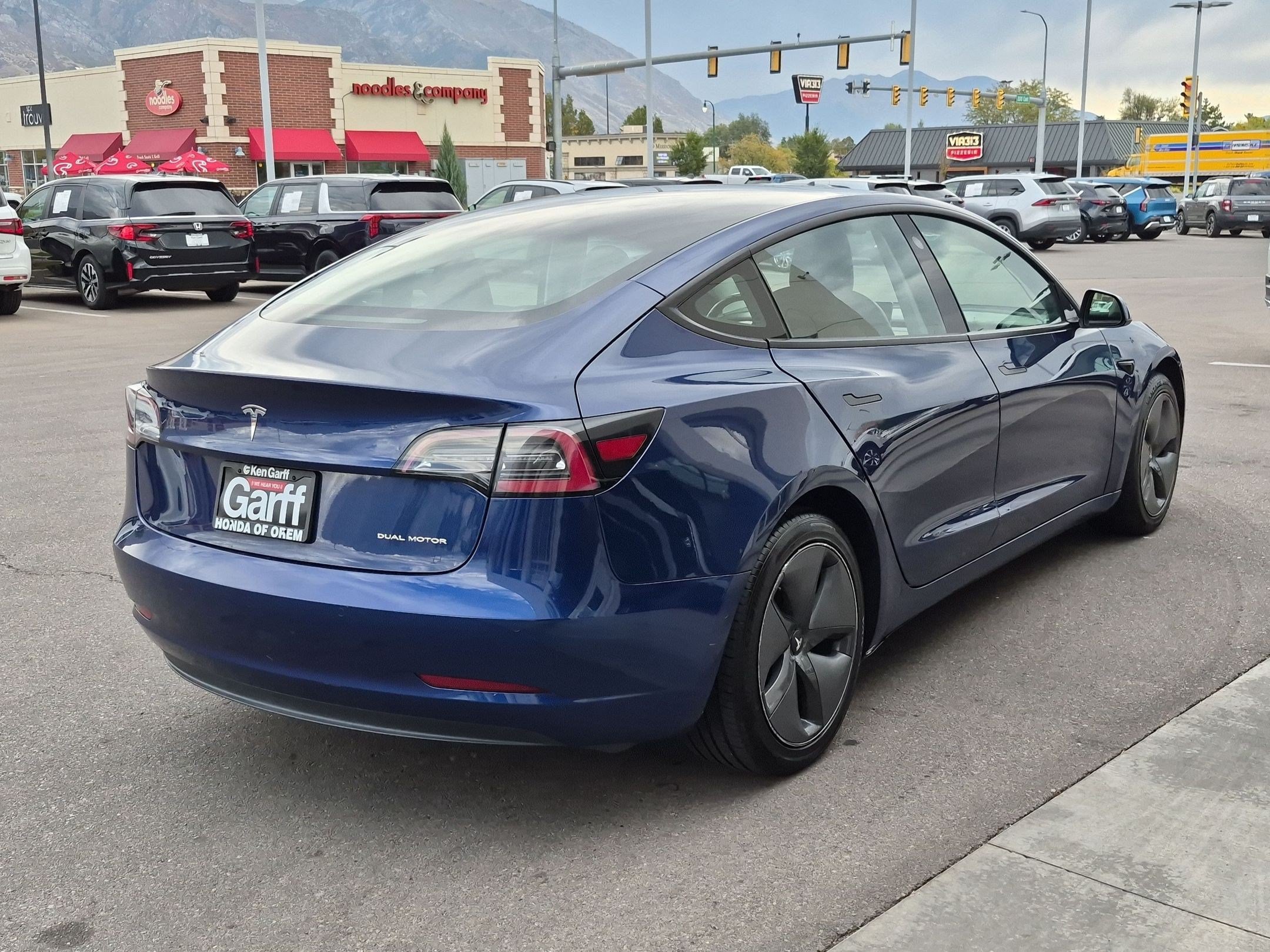 Used 2022 Tesla Model 3 Long Range AWD/4WD image 3
