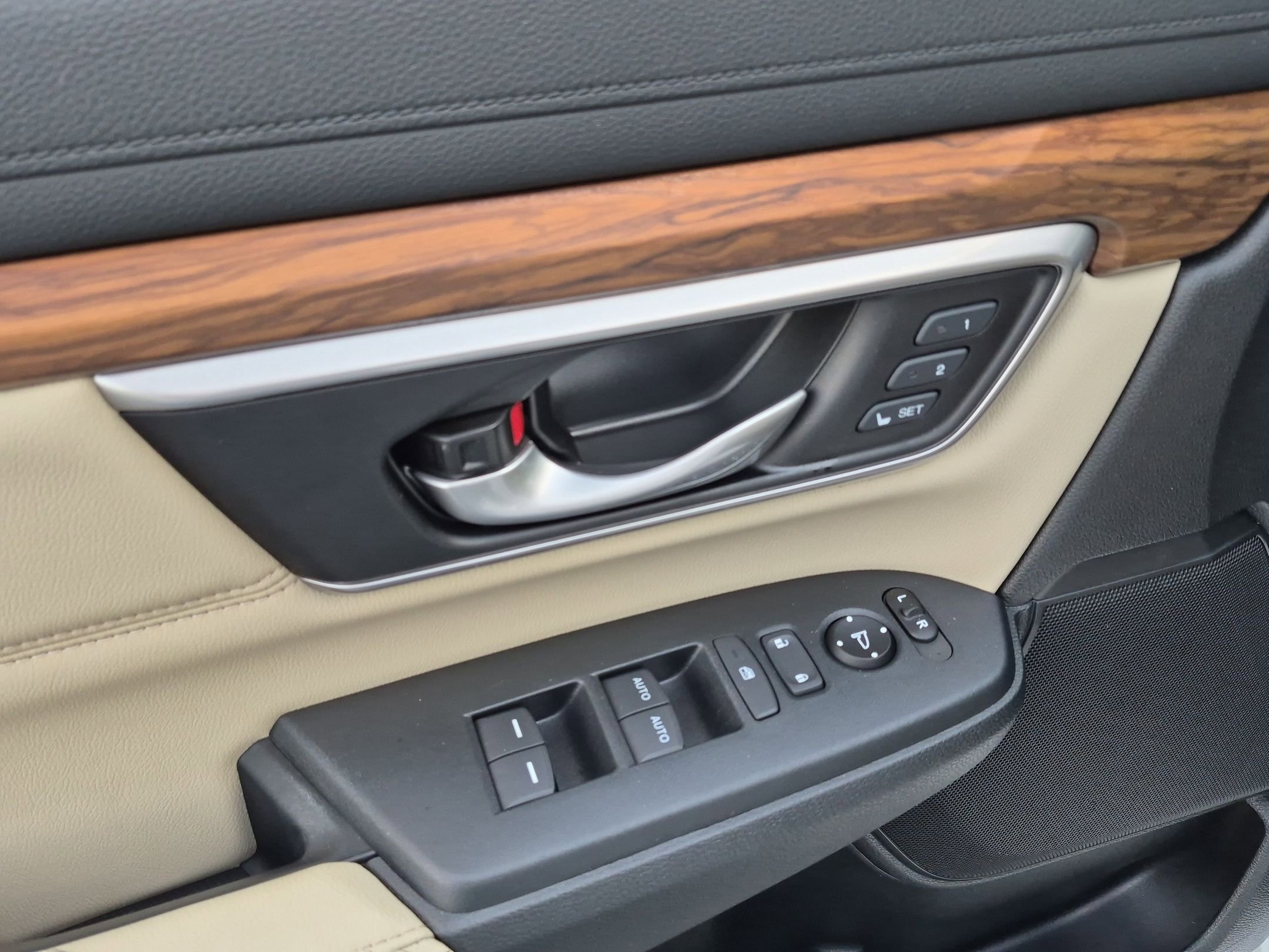 Used 2020 Honda CR-V Touring image 13