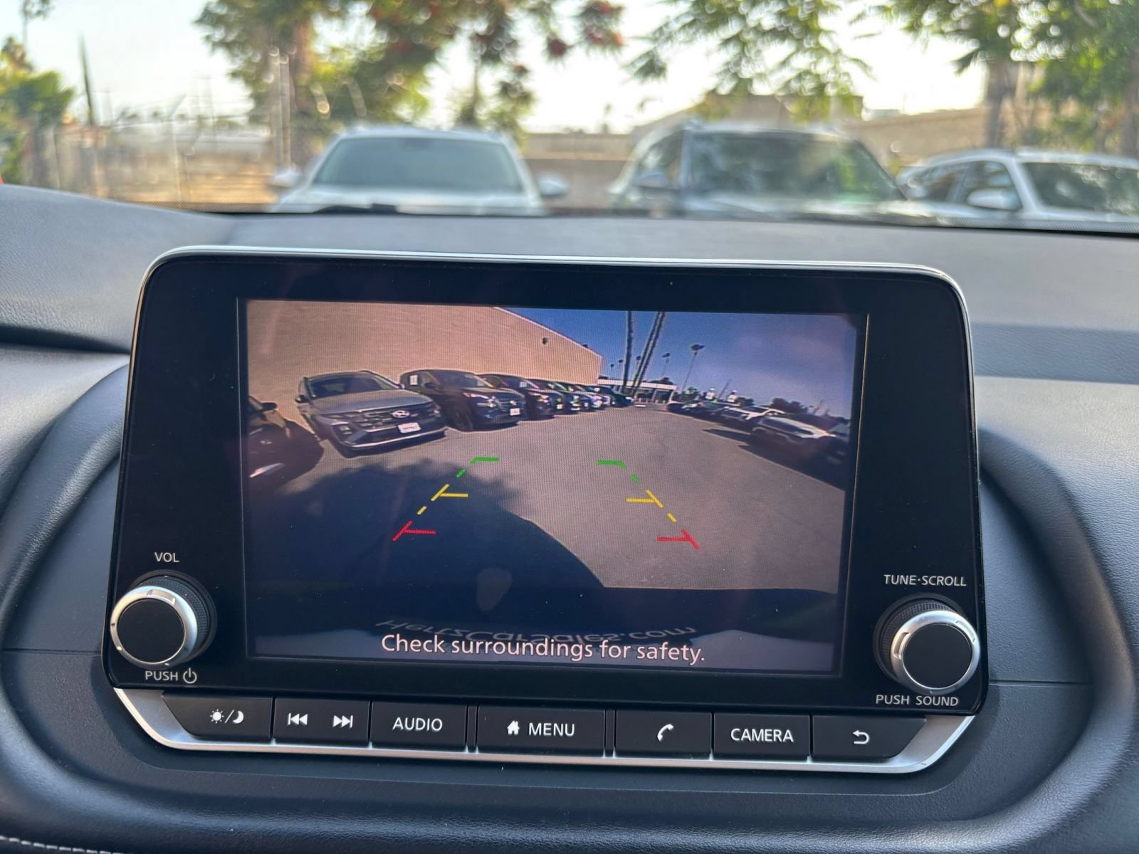 Used 2025 Nissan Rogue SV AWD/4WD image 25