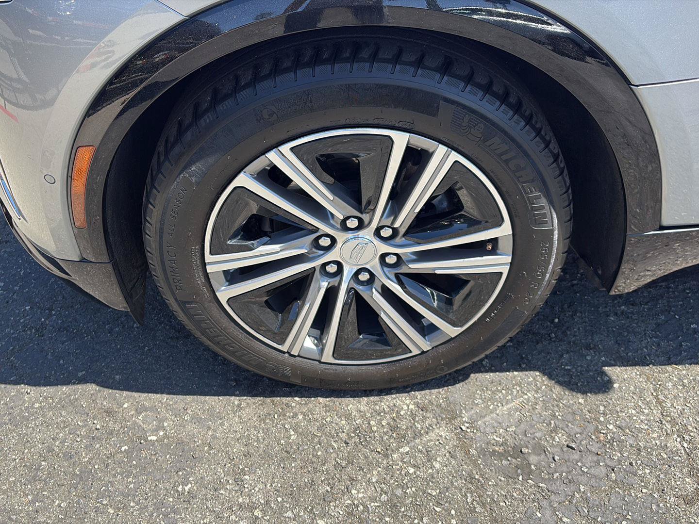 Used 2024 Cadillac Lyriq Luxury AWD/4WD image 8