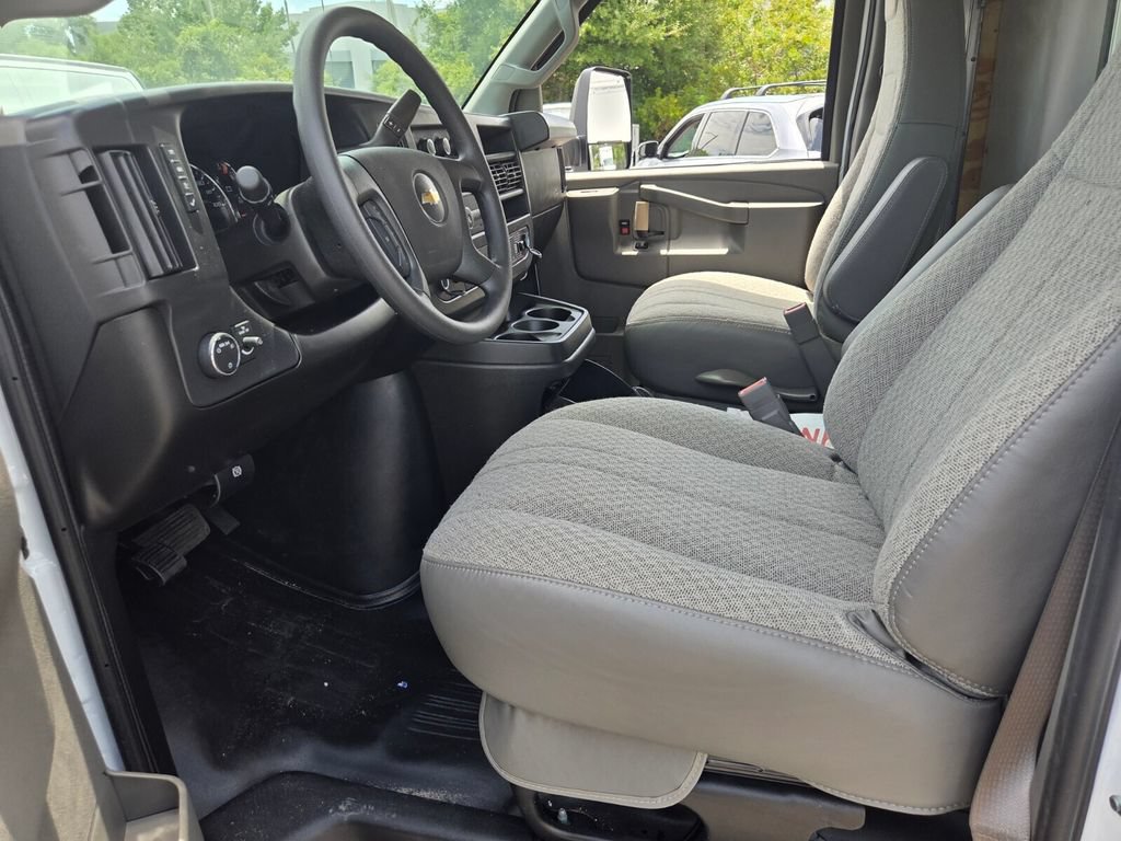 New 2026 Chevrolet Express 4500 w/ Power Convenience Package RWD image 6