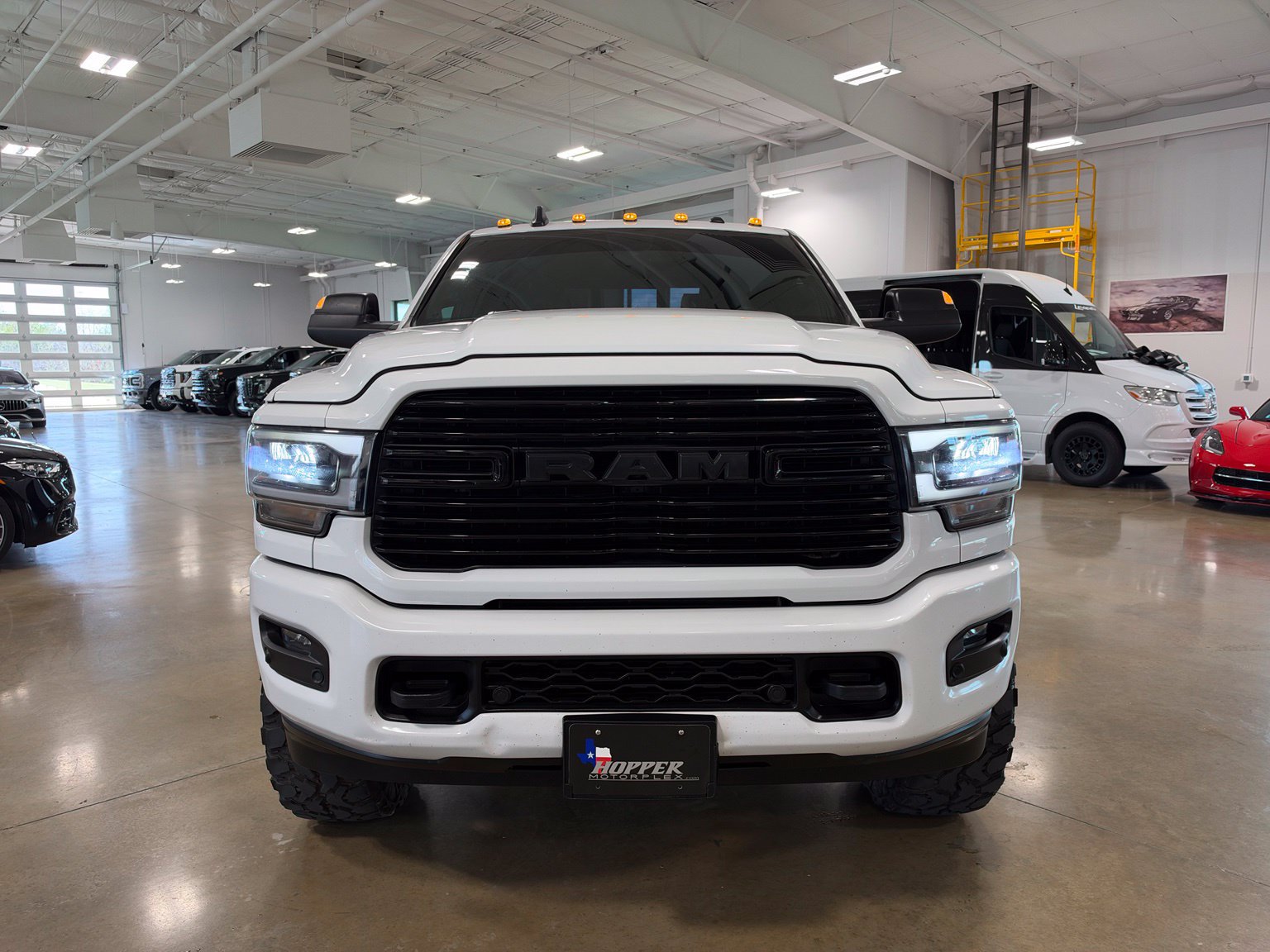 Used 2022 RAM 2500 Laramie w/ Night Edition AWD/4WD image 2