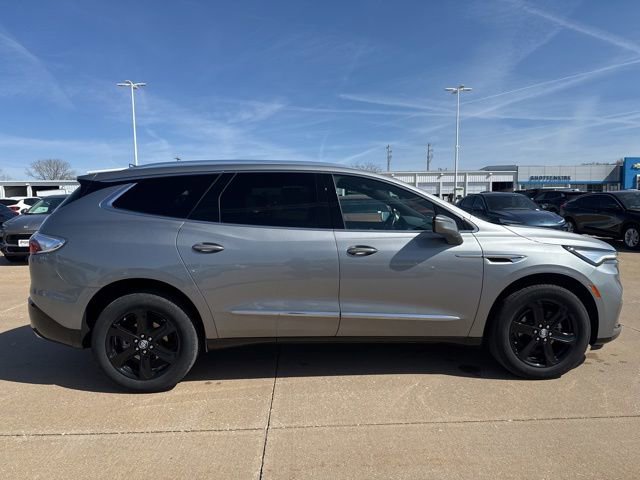 Used 2024 Buick Enclave Essence w/ Sport Touring Edition image 2