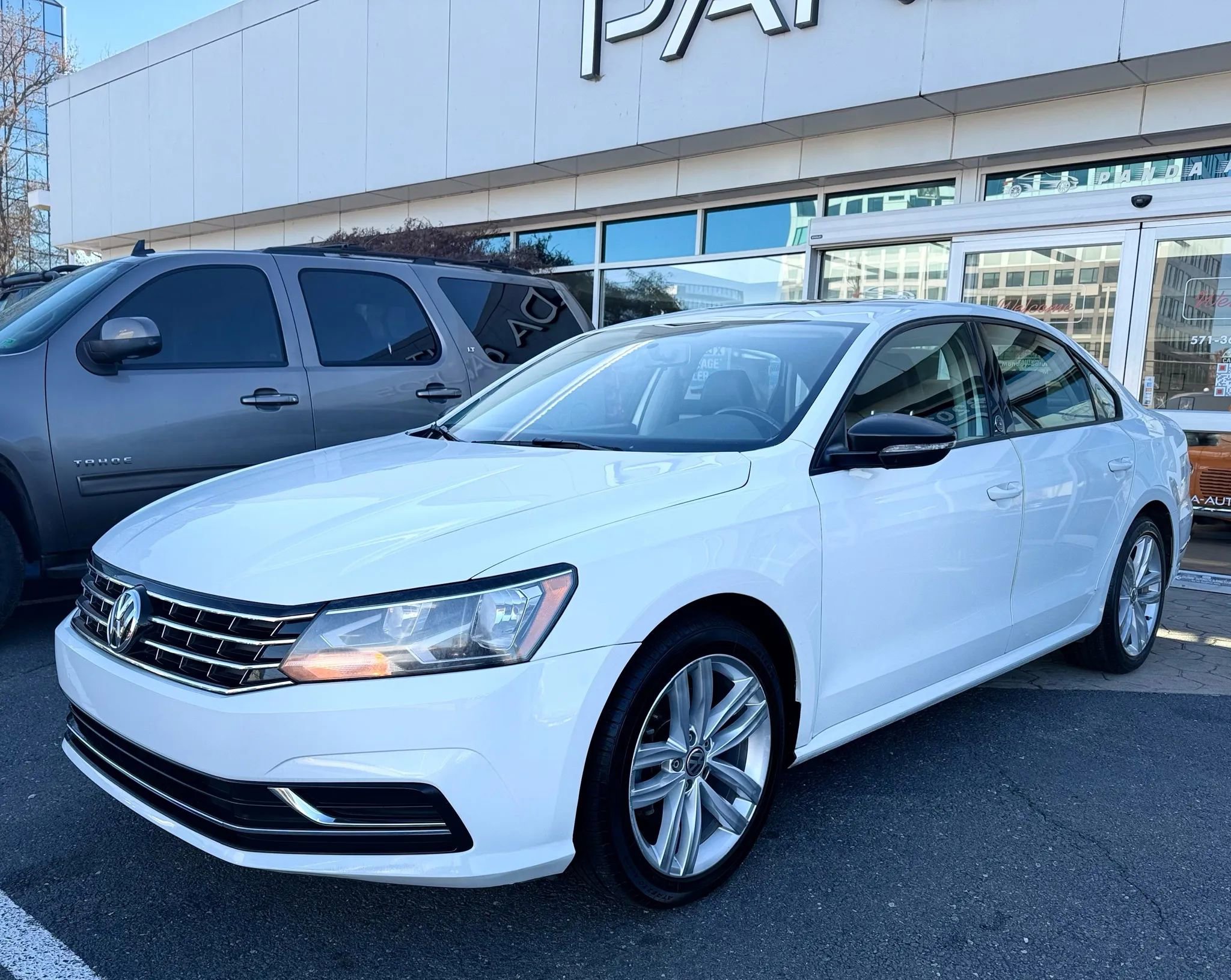 Used 2019 Volkswagen Passat 2.0T Wolfsburg w/ Wheels & Sunroof Package image 3
