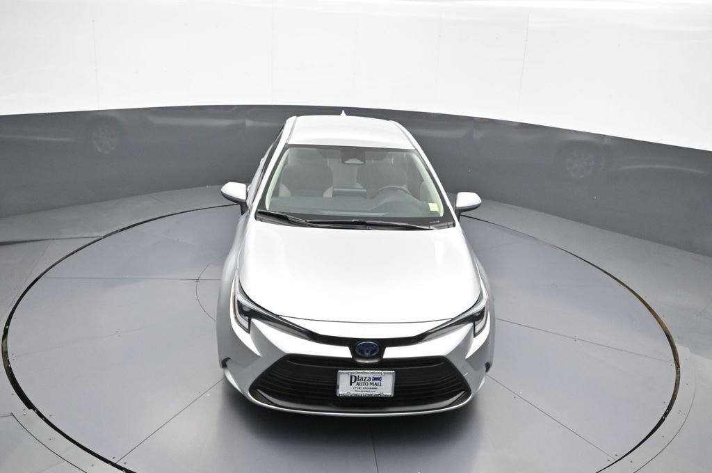 Certified 2024 Toyota Corolla LE AWD/4WD image 33