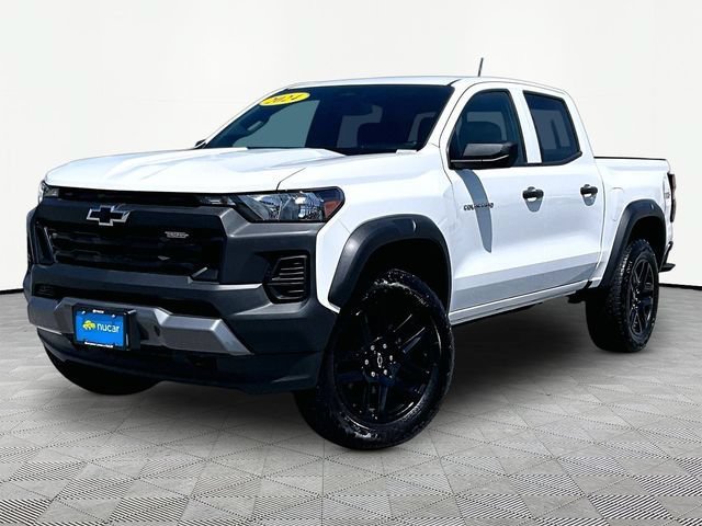 Used 2024 Chevrolet Colorado Trail Boss AWD/4WD image 3