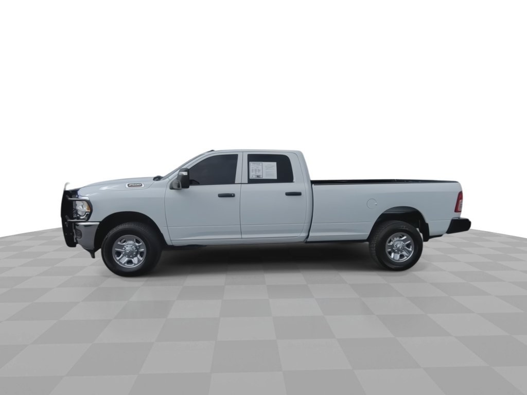 Used 2024 RAM 2500 Tradesman w/ Chrome Appearance Group AWD/4WD image 5