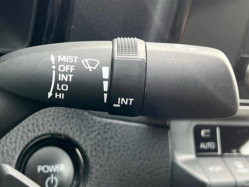 Used 2025 Toyota Camry SE image 23