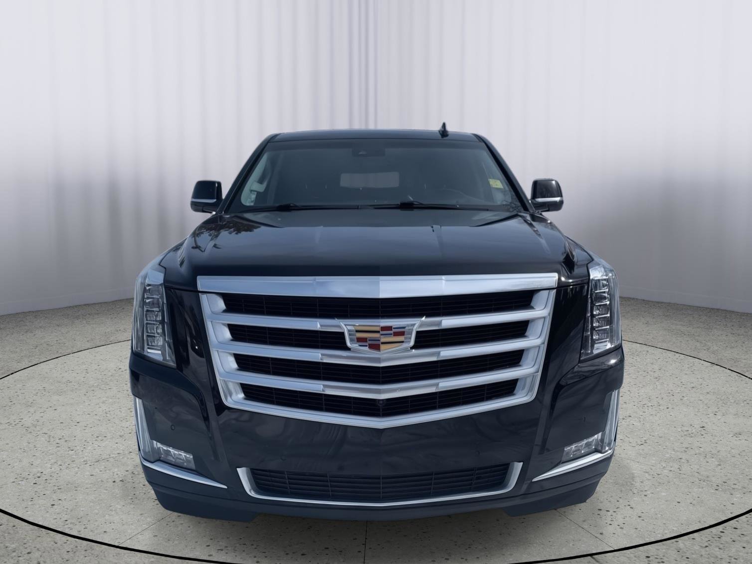 Used 2020 Cadillac Escalade ESV Luxury image 2