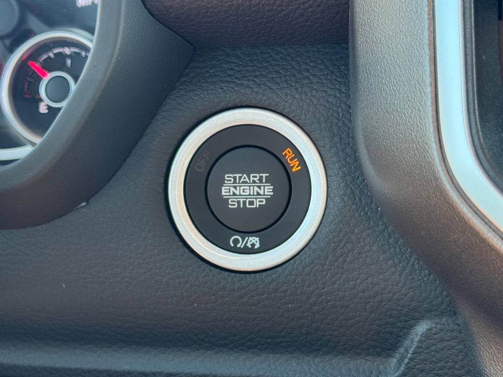 New 2026 RAM 1500 4x4 Crew Cab image 24