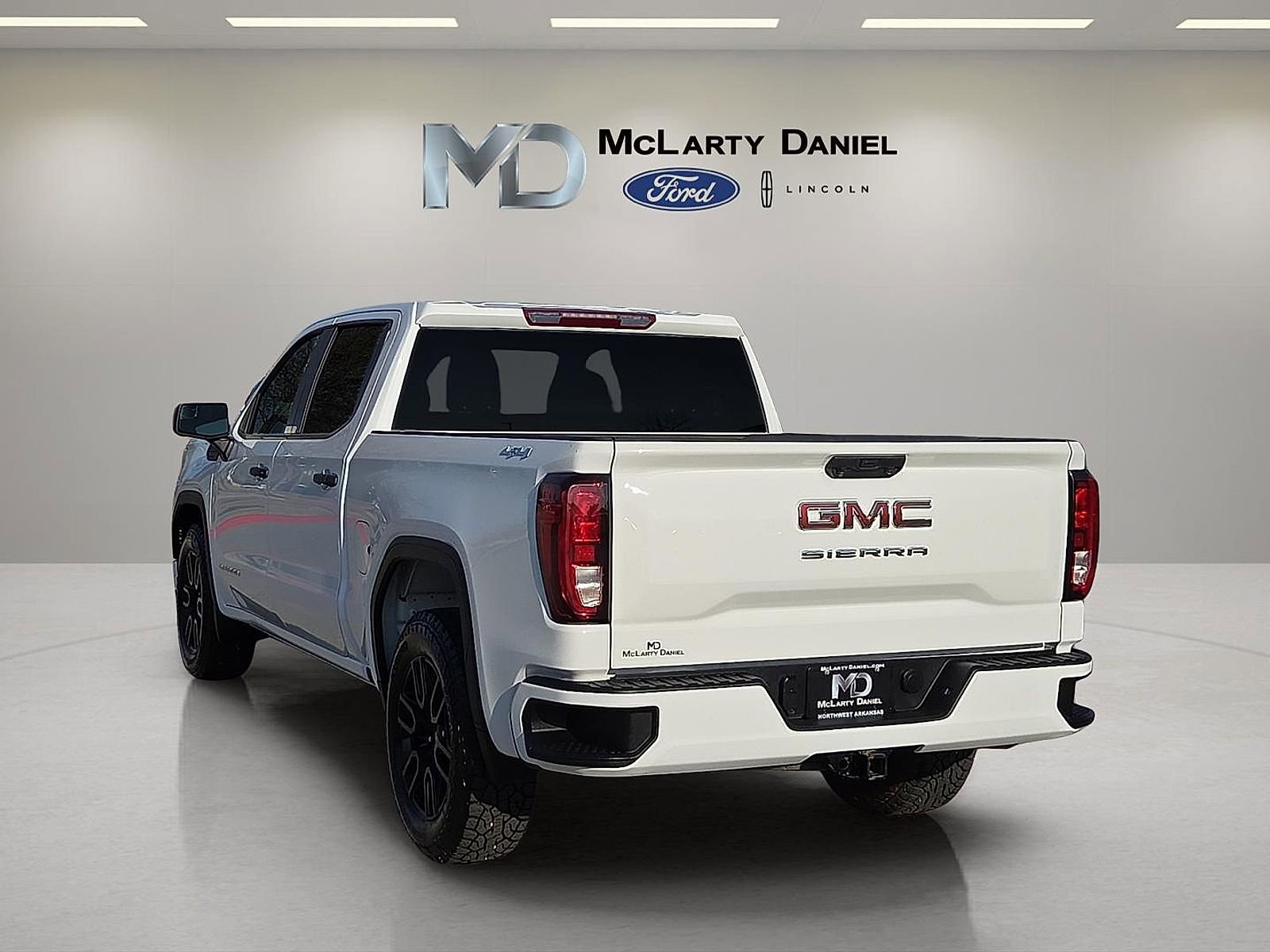 Used 2024 GMC Sierra 1500 Pro w/ Graphite Edition image 4