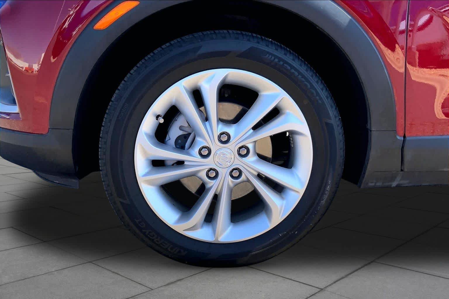 Certified 2022 Buick Encore GX Preferred FWD image 11