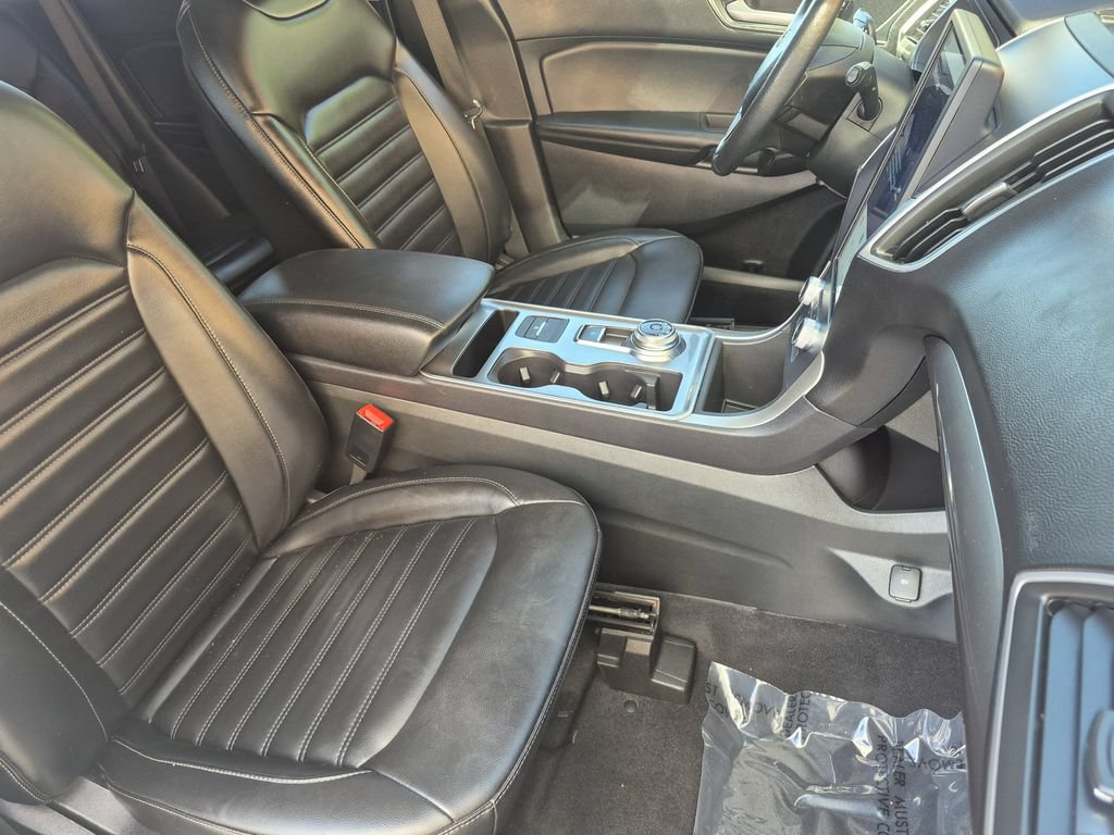 Used 2023 Ford Edge SEL AWD/4WD image 16