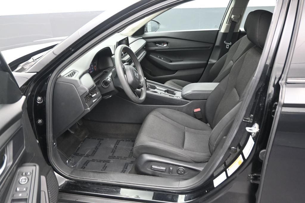 Used 2025 Honda Accord SE image 12