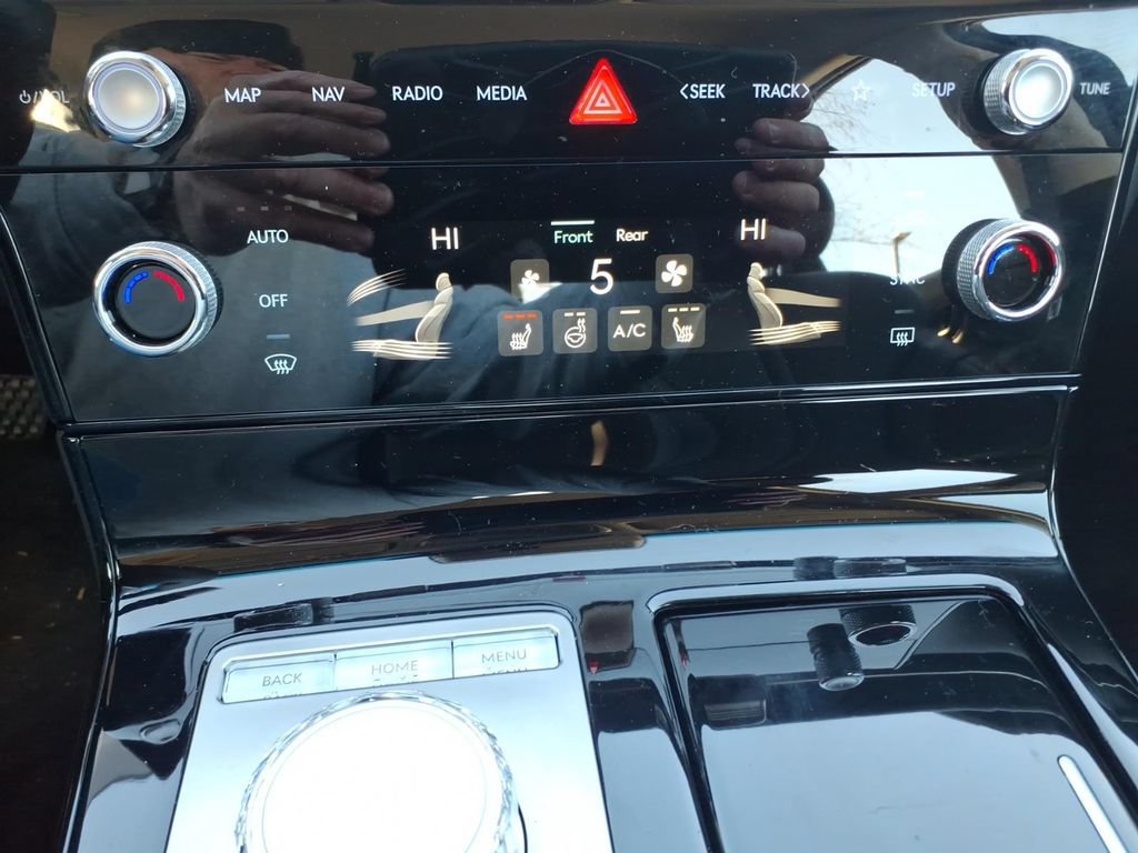 Used 2025 Genesis G80 2.5T AWD/4WD image 22