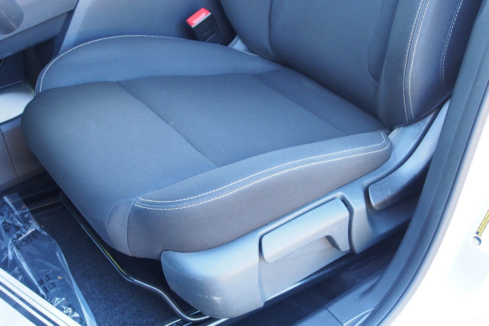 Used 2025 Nissan Rogue S FWD image 17