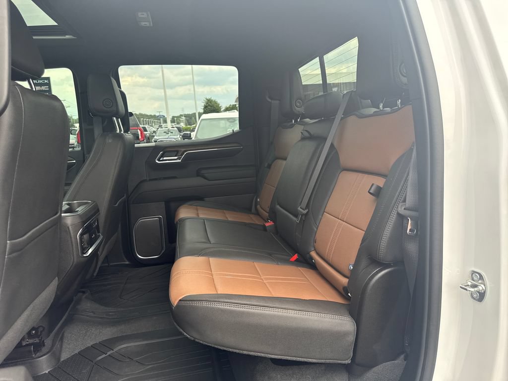 Certified 2024 Chevrolet Silverado 1500 High Country w/ High Country Premium Package AWD/4WD image 8