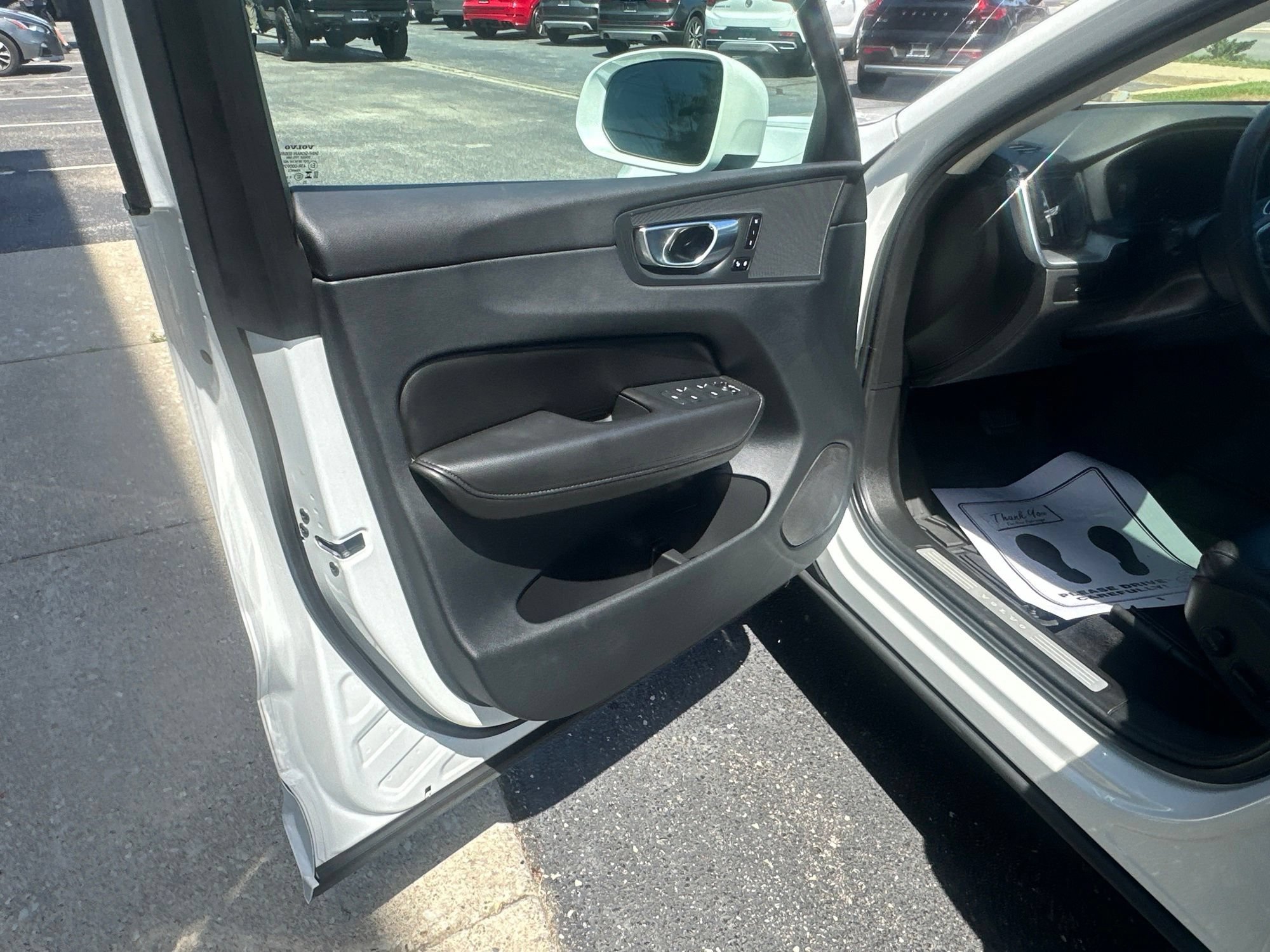 Used 2023 Volvo XC60 B5 Core w/ Climate Package AWD/4WD image 19