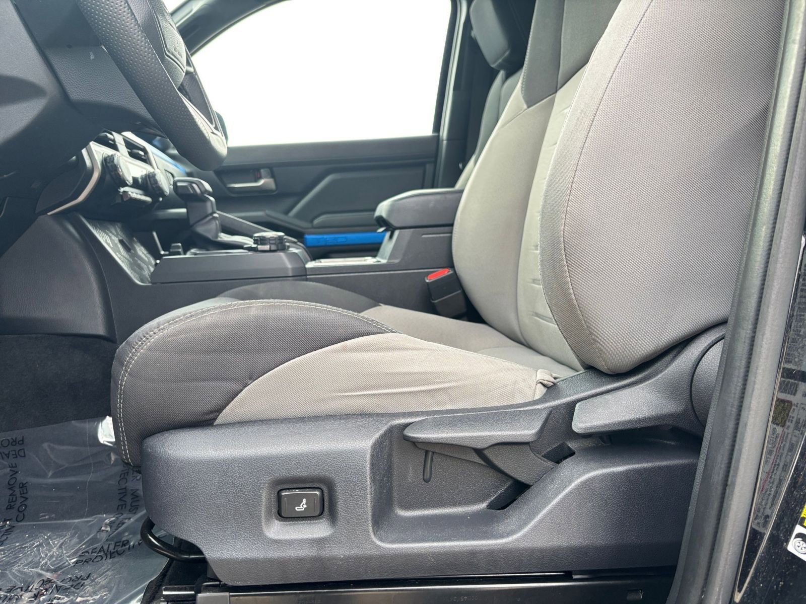 Used 2025 Toyota Tacoma SR image 25