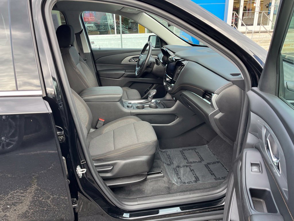 Used 2021 Chevrolet Traverse LT FWD image 51