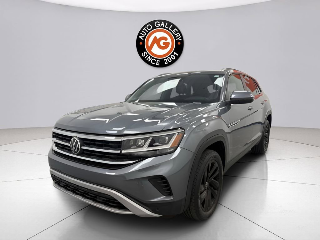 Used 2022 Volkswagen Atlas Cross Sport SE w/ Panoramic Sunroof Package FWD image 3