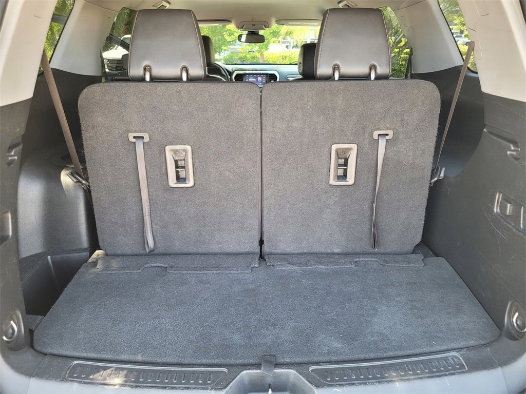 Used 2023 GMC Acadia SLT image 28