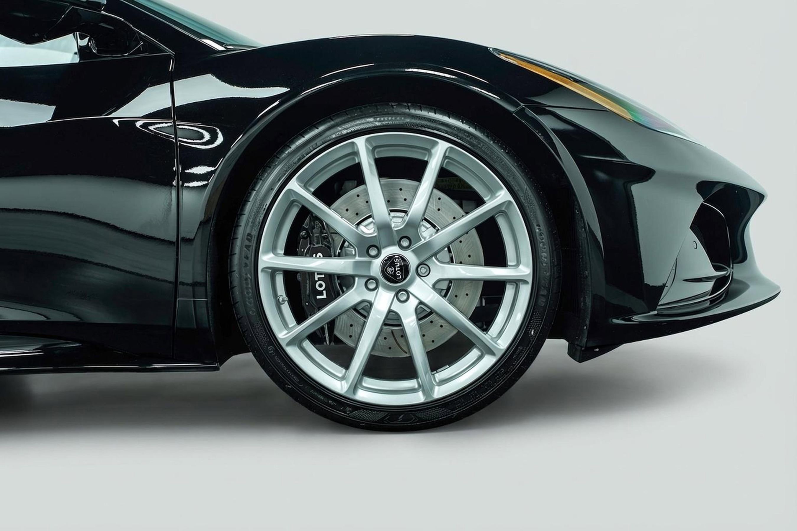 New 2025 Lotus Emira image 5