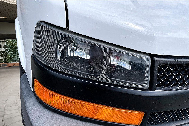 Used 2020 Chevrolet Express 2500 Extended w/ Communications Package RWD image 23