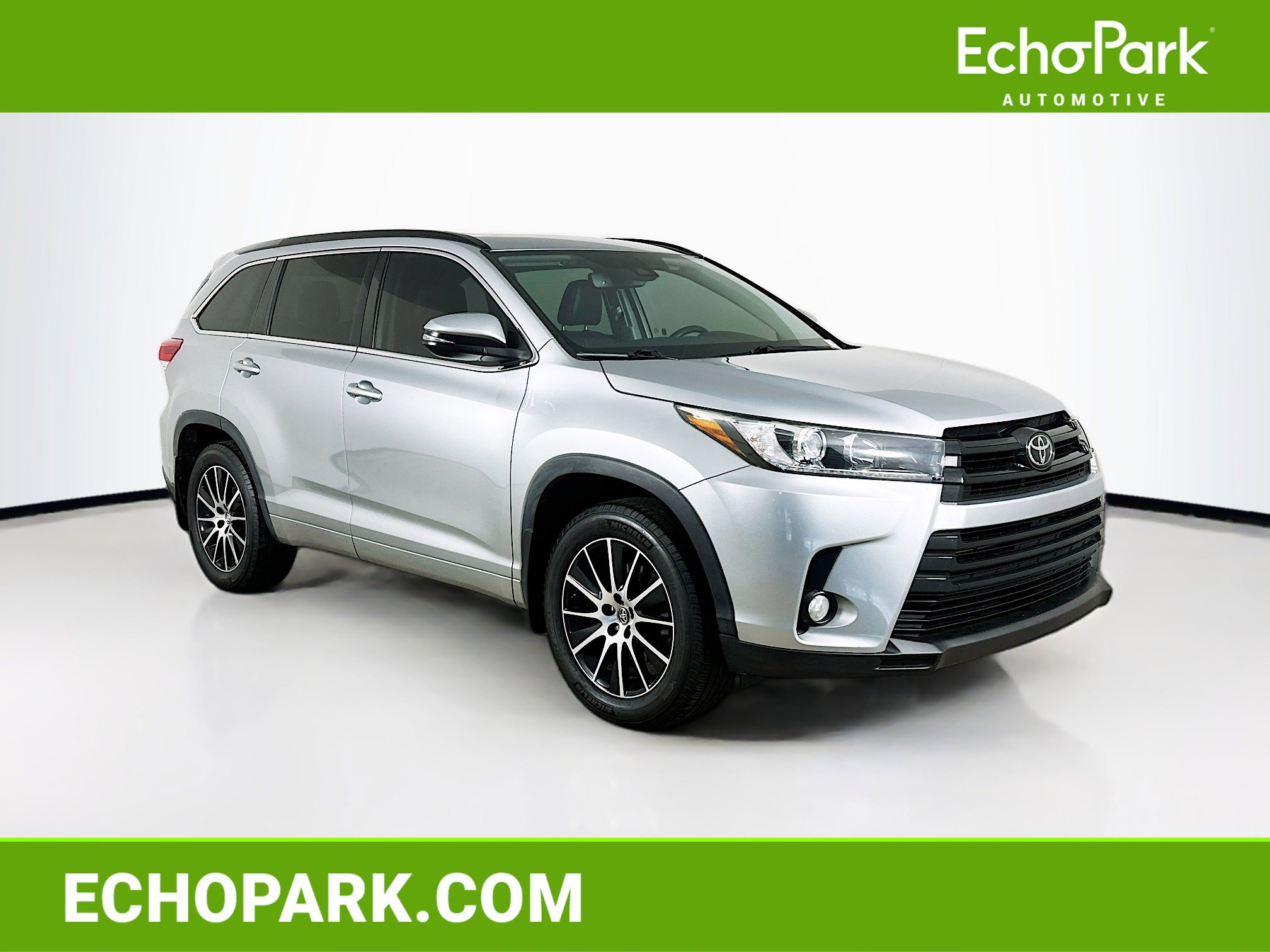 Used 2018 Toyota Highlander SE image 1