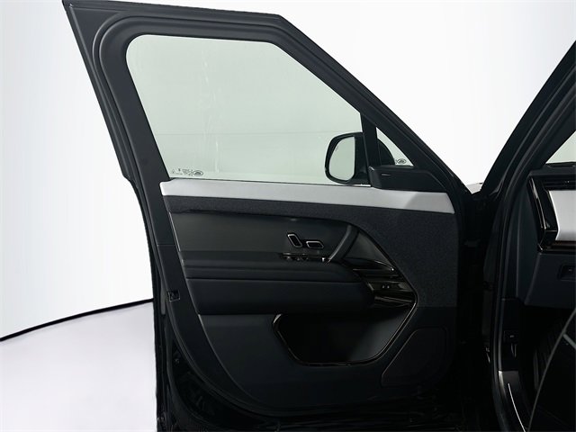 Used 2025 Land Rover Range Rover Sport Dynamic SE image 11
