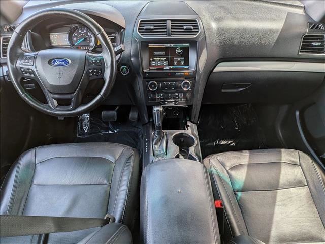 Used 2016 Ford Explorer XLT w/ Equipment Group 202A AWD/4WD image 18