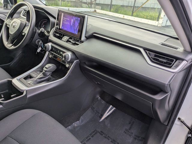 Used 2024 Toyota RAV4 LE image 6