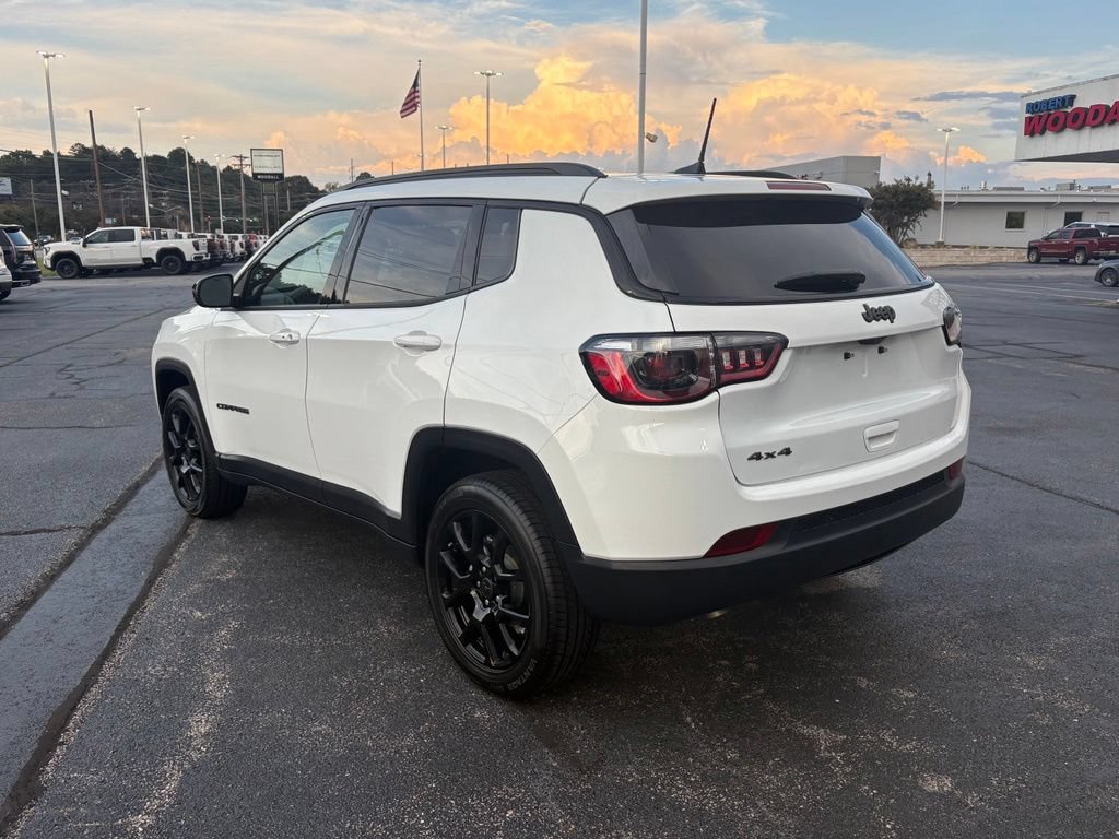 Used 2025 Jeep Compass Latitude w/ Altitude Special Edition AWD/4WD image 4