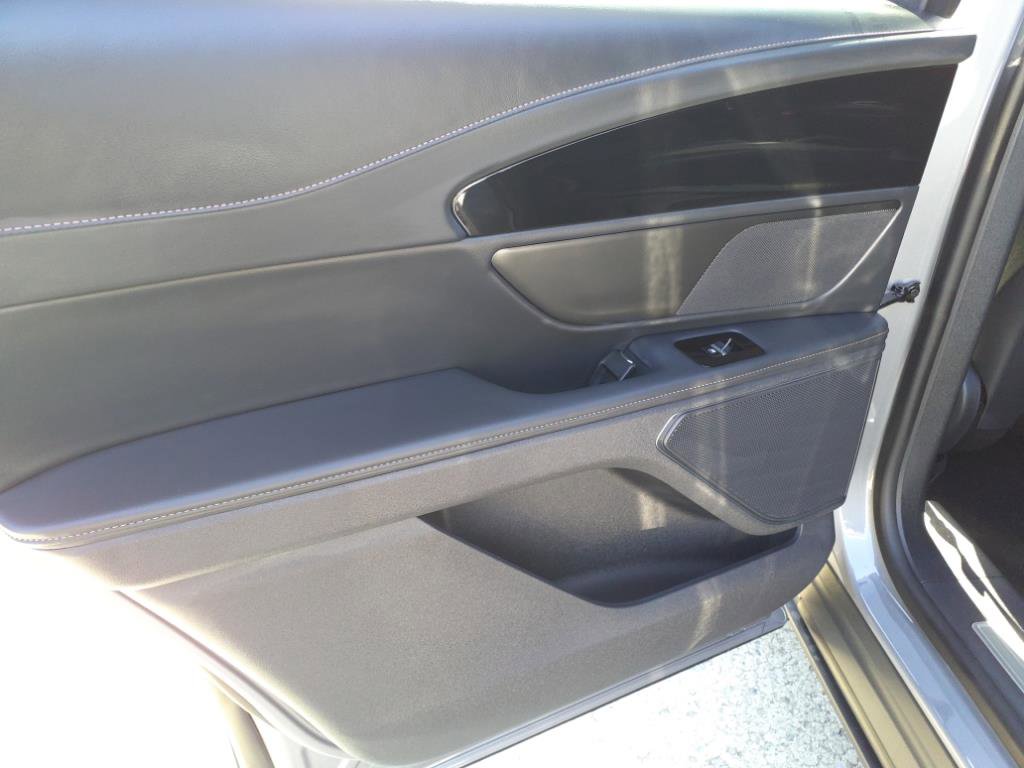 New 2025 Lincoln Nautilus Premier w/ Jet Appearance Package image 10