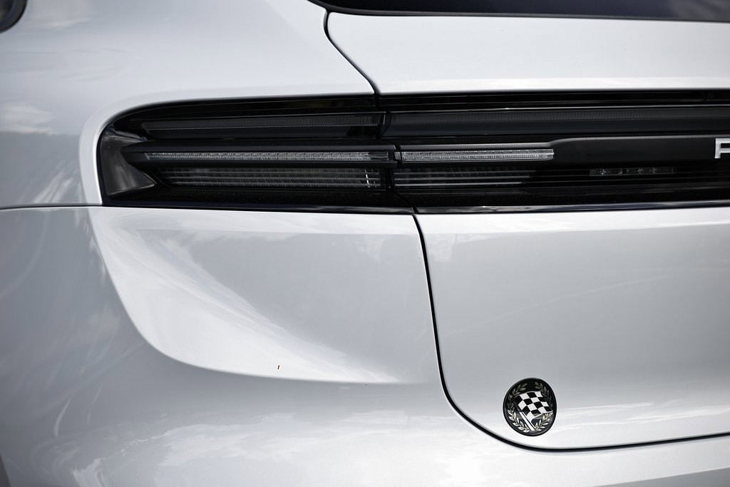 New 2025 Porsche Macan Electric image 13