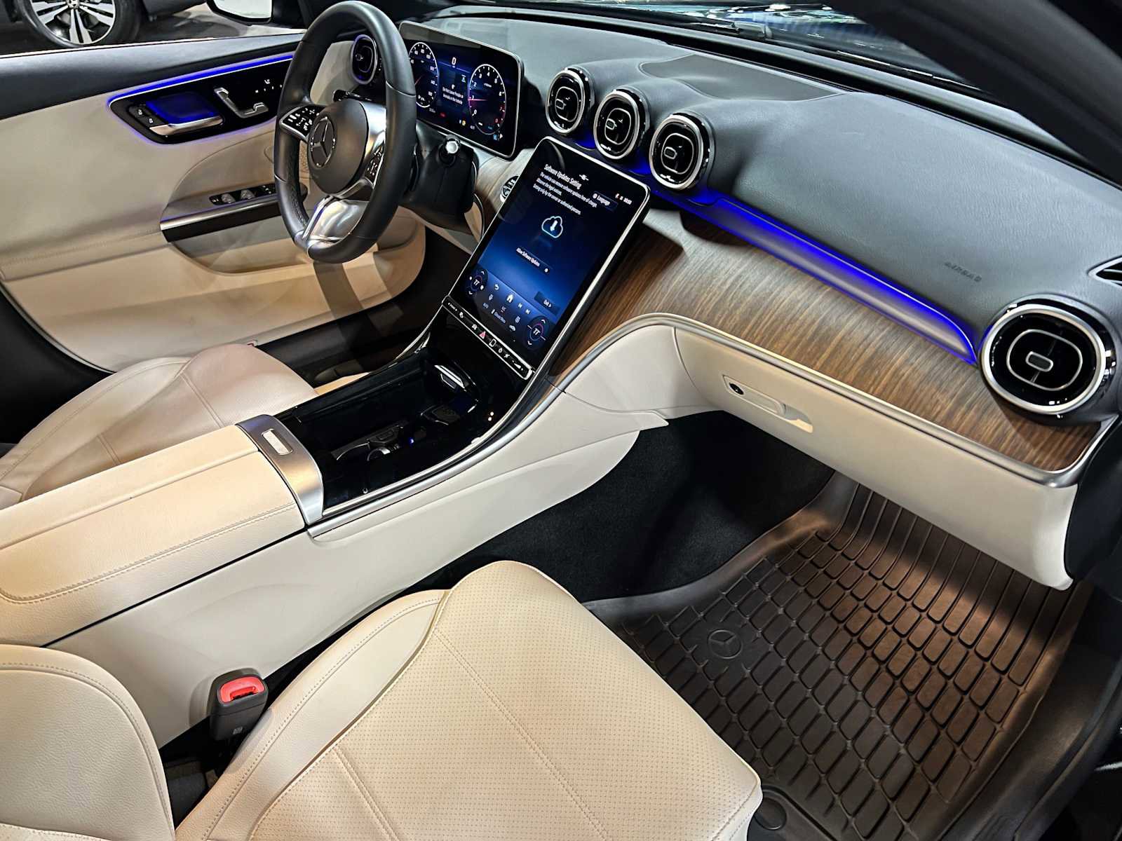 Used 2025 Mercedes-Benz C 300 4MATIC Sedan image 11