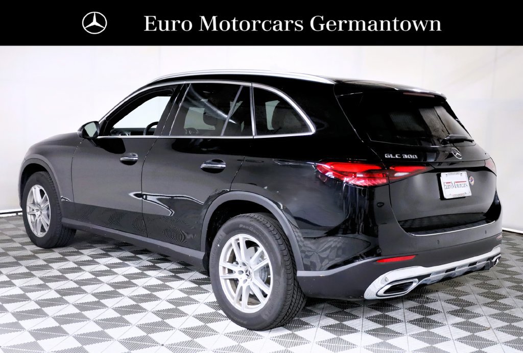 Used 2026 Mercedes-Benz GLC 300 4MATIC image 4