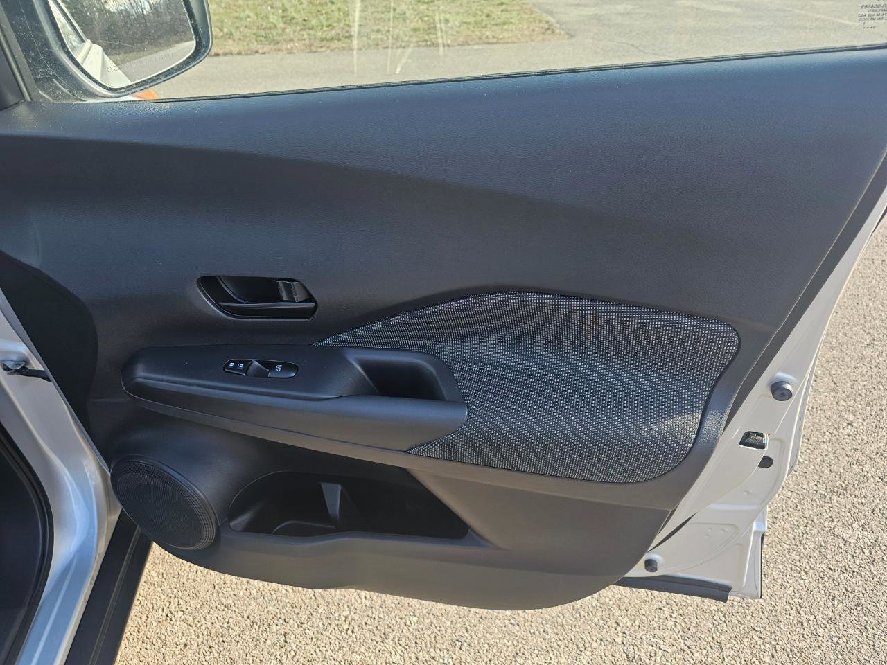 Used 2020 Nissan Kicks S image 16