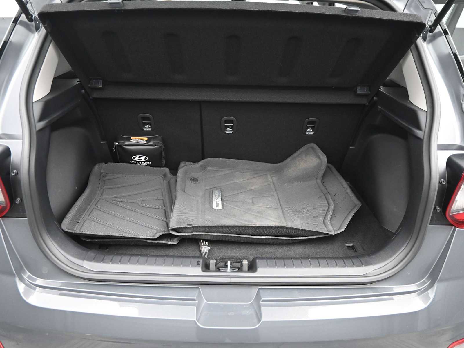 Certified 2024 Hyundai Venue SEL image 14